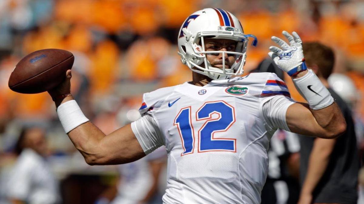 Florida quarterback Austin Appleby (12) throws during warmups before an NCAA college football game against Tennessee, Sat., Sept. 24, 2016, in Knoxville, Tenn.