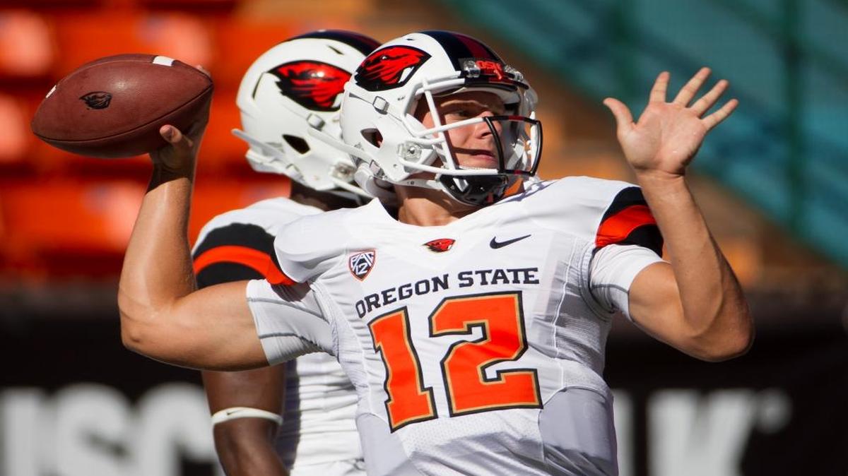 Oregon State quarterback Luke Del Rio (12) warms up before a game Saturday, Sept. 6, 2014, in Honolulu.
