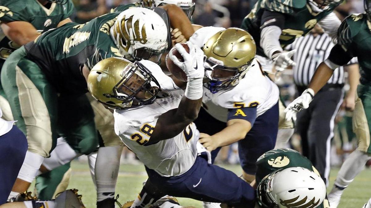 Running back James Charles, who helped St. Thomas Aquinas win the Class 7A state championship in December, is heading to FAU.