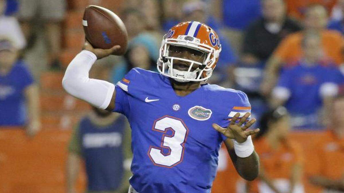 
Florida quarterback Treon Harris (3) throws a pass against Missouri during the first half of an NCAA college football game in Gainesville, Fla., Saturday, Oct. 18, 2014.
