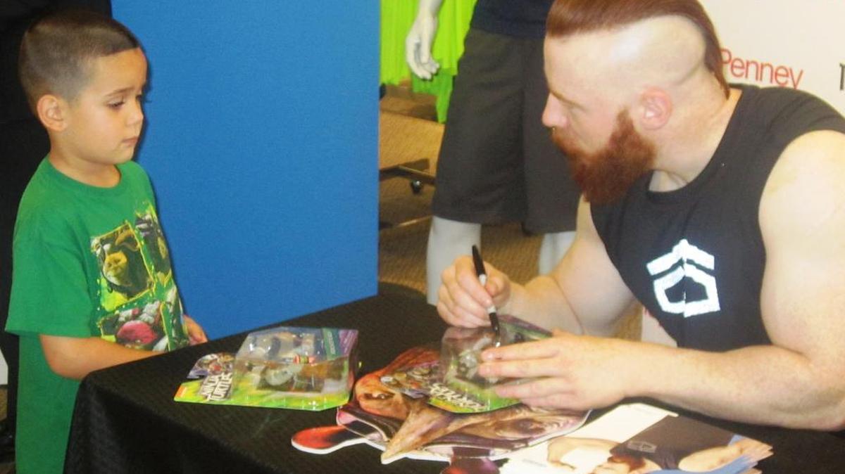 WWE Superstar Sheamus always does a great job with fans at meet-n-greets. He will most likely be sporting/wearing Tapout during WrestleMania Week Orlando.