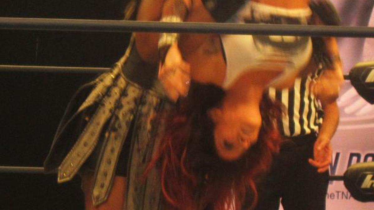 
Awesome Kong battles Madison Rayne. Flipps announced it has partnered with TNA Impact Wrestling and Ring of Honor Wrestling to live stream two live pay-per-view events and two recurring series of programs for mobile phones and connected televisions.
