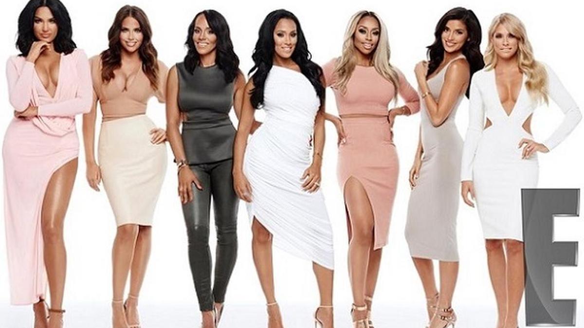 
Former WWE Diva Kelly Kelly/Barbie Blank (right) is featured in the season finale of ‘WAGS’ (wives and girlfriends of high-profile sportspersons) at 10 p.m. EST Tuesday, Oct. 6 on E!.
