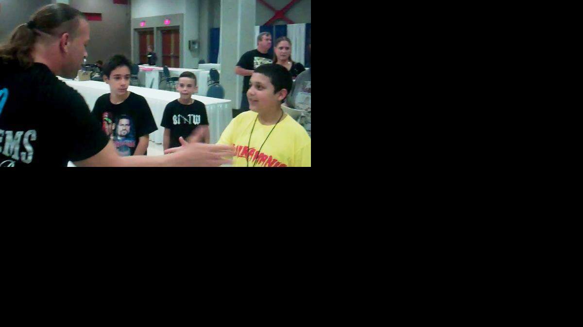
WWE superstar Rob Van Dam had a good time meeting fans at a fanfest as part of the RONIN Pro Wrestling debut at the Miami Airport Convention Center.
