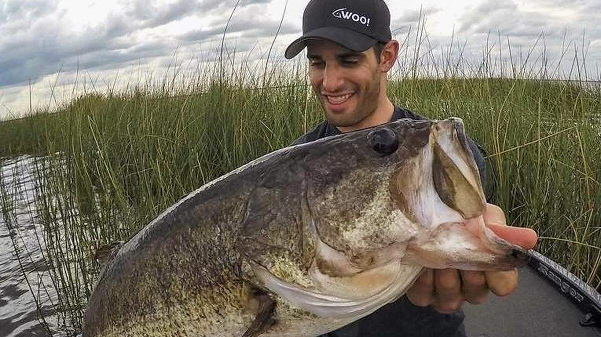 Chris Van Vliet, a top celeb interviewer for WSVN Ch. 7 in South Florida, joined forces with his college friend Aaron Anders to develop WOO! Tungsten, an environmentally friendly line of fishing tackle and apparel. Vliet and Anders, avid fishermen and pro wrestling fans, created the company name -- partly -- from one of their wrestling idols.