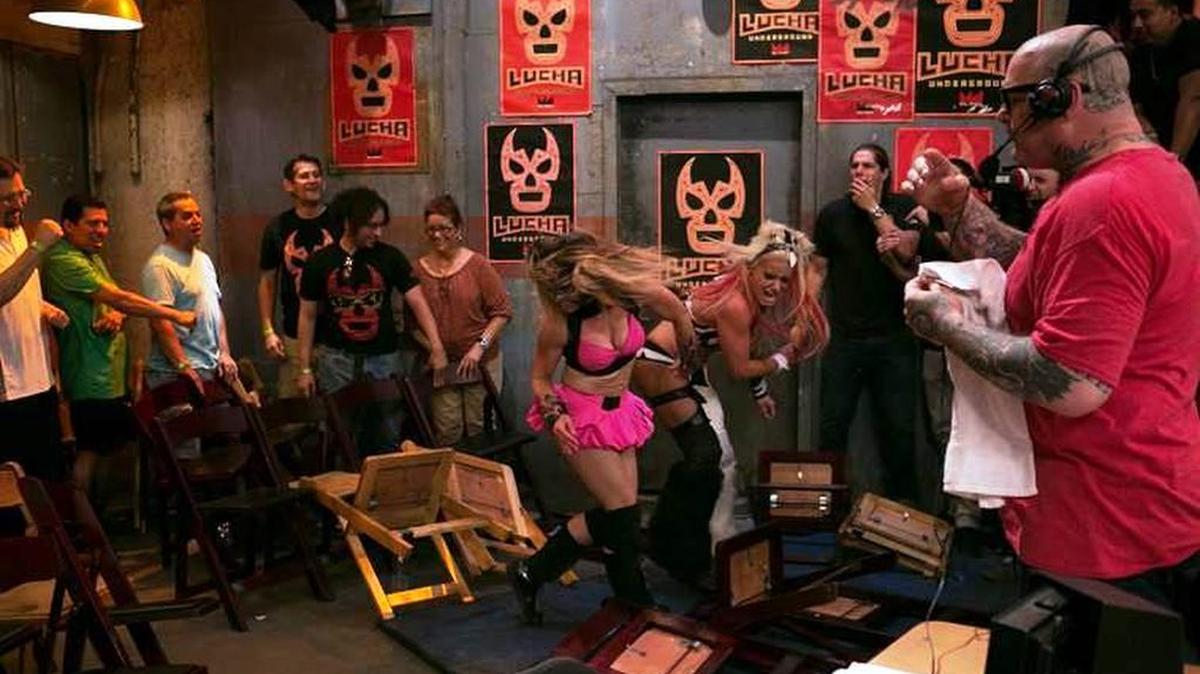 Sexy Star and Taya fight in a Last Luchadora Standing Match on “Lucha Underground” at 8 p.m. ET Wednesday, Oct. 11 on El Rey Network.
