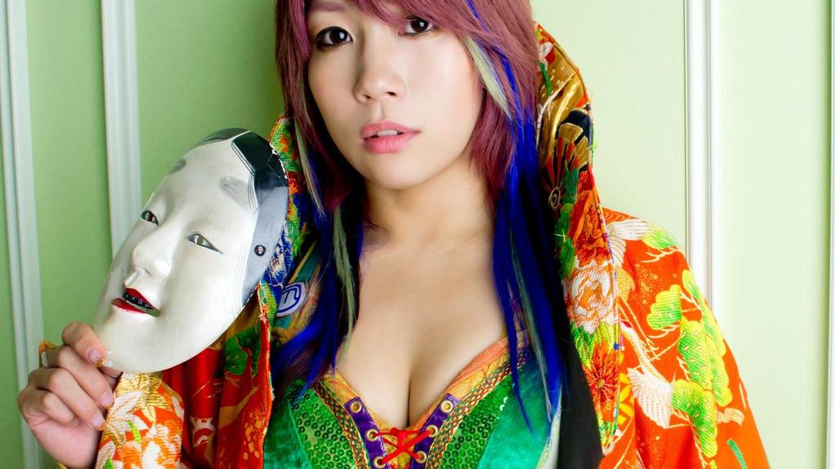 
WWE signed international superstar Kana.
