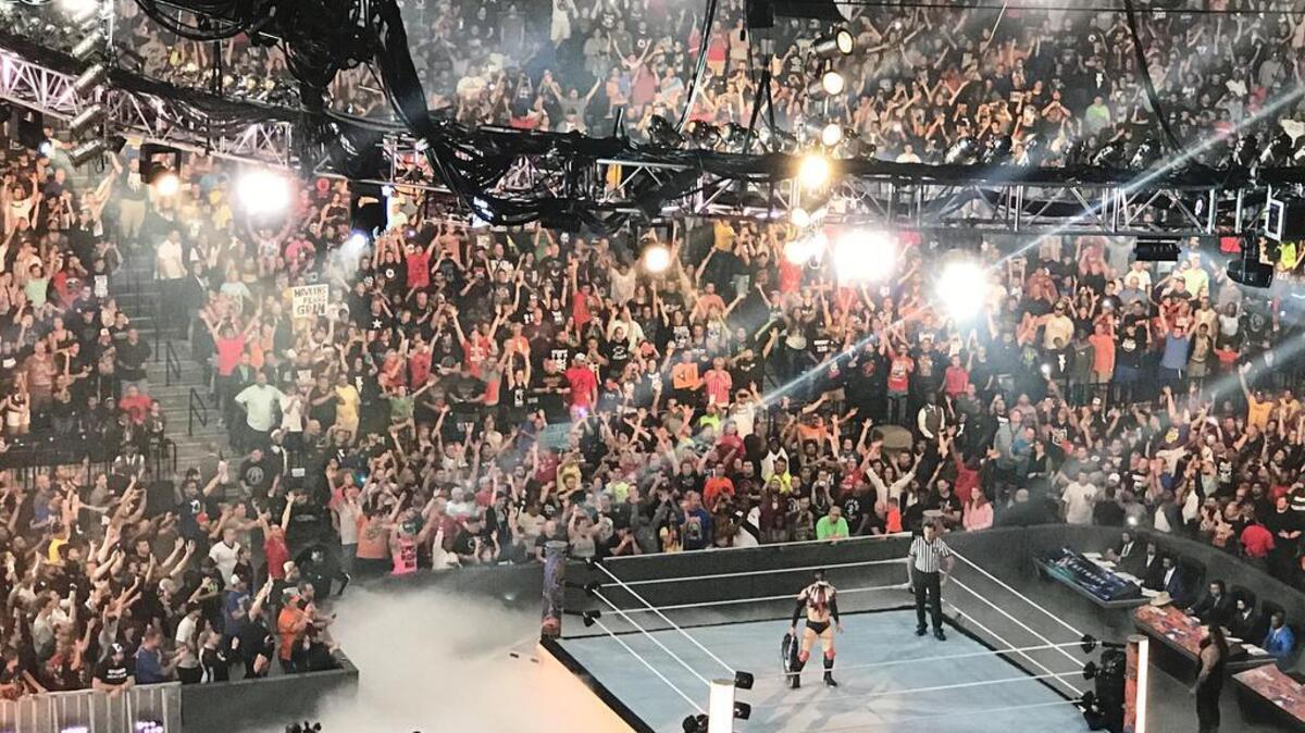 Getting involved, fans love the entrance of The Demon Finn Balor. The WWE superstar wrestled Bray Wyatt, who also has a great entrance, on Sunday, Aug. 20 during WWE SummerSlam at Barclays Center in Brooklyn.