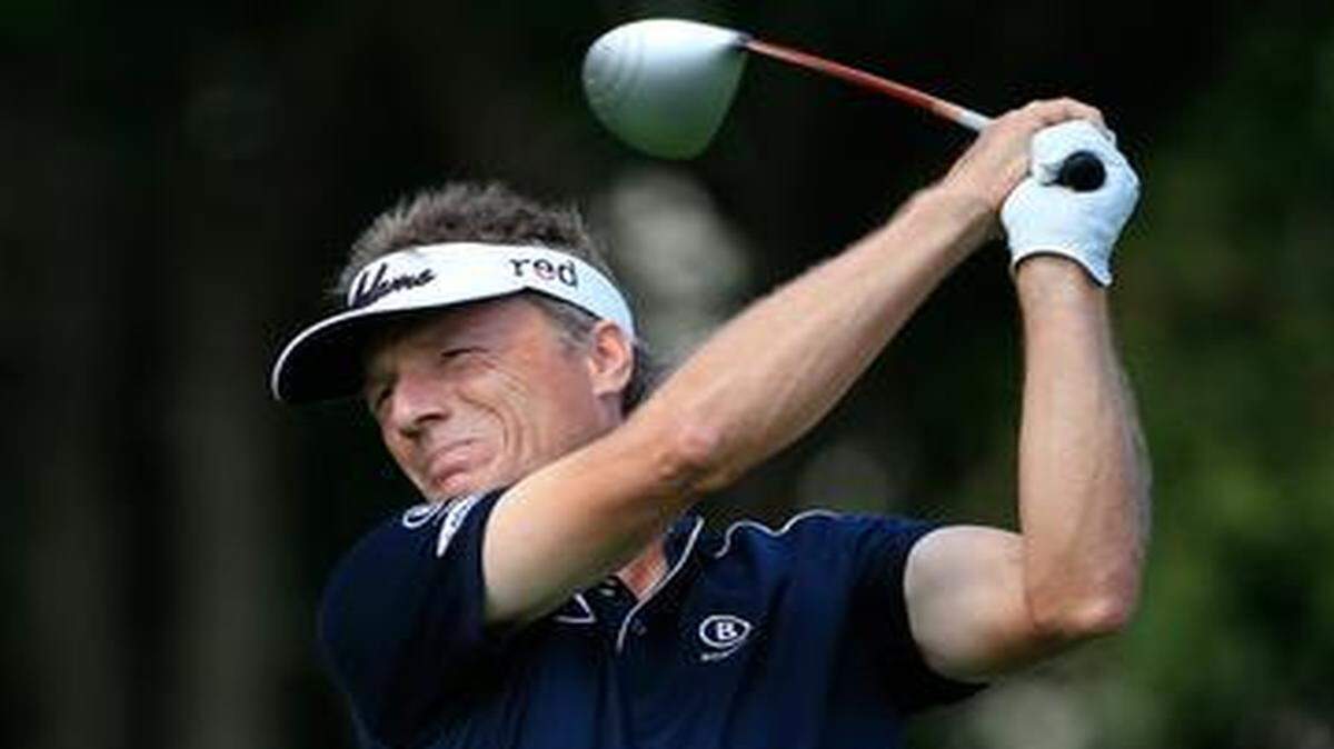 
Bernhard Langer of Germany hits a drive during the first round of the Allianz Championship held at The Old Course at Broken Sound on February 6, 2015 in Boca Raton, Florida. 
