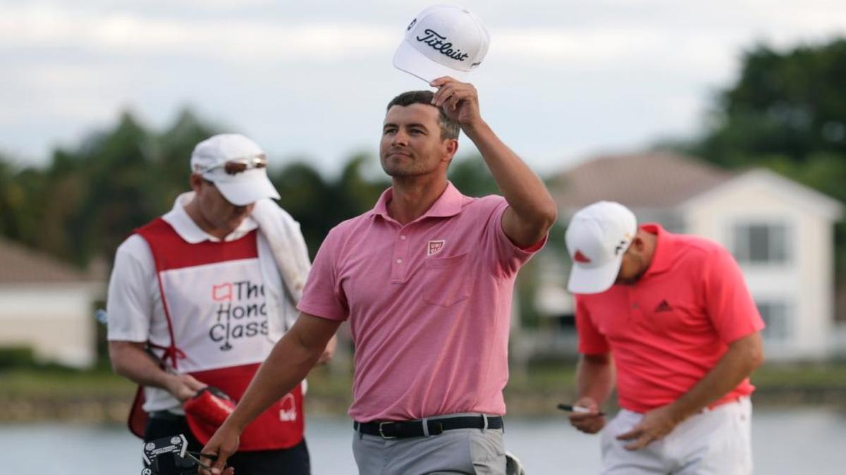 Adam Scott of Australia waves to the crowd after winning the Honda Classic on Sunday, Feb. 28, 2016, in Palm Beach Gardens, Florida.