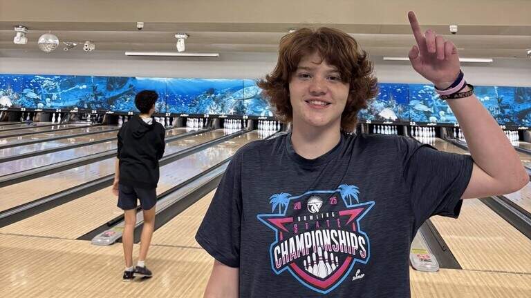 Miami Herald High School Athlete of the Week 4: Tyler Salinetro of Coral Park bowling