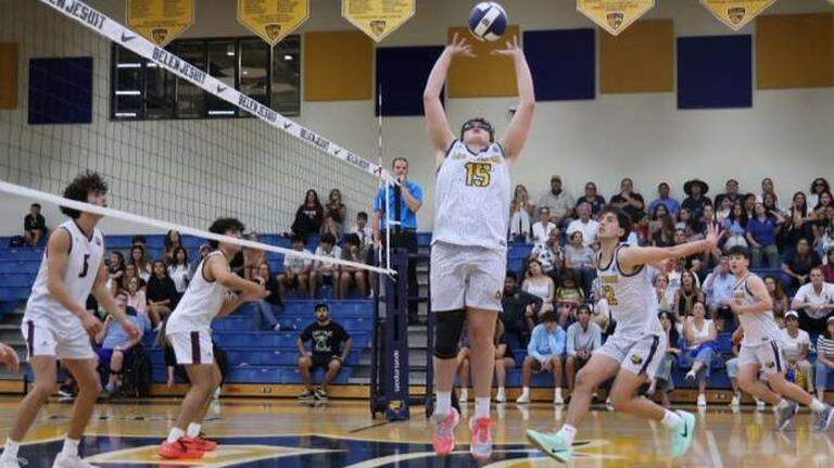 Miami Herald High School Athlete of the Week 32: Giordan del Riesgo of Belen volleyball
