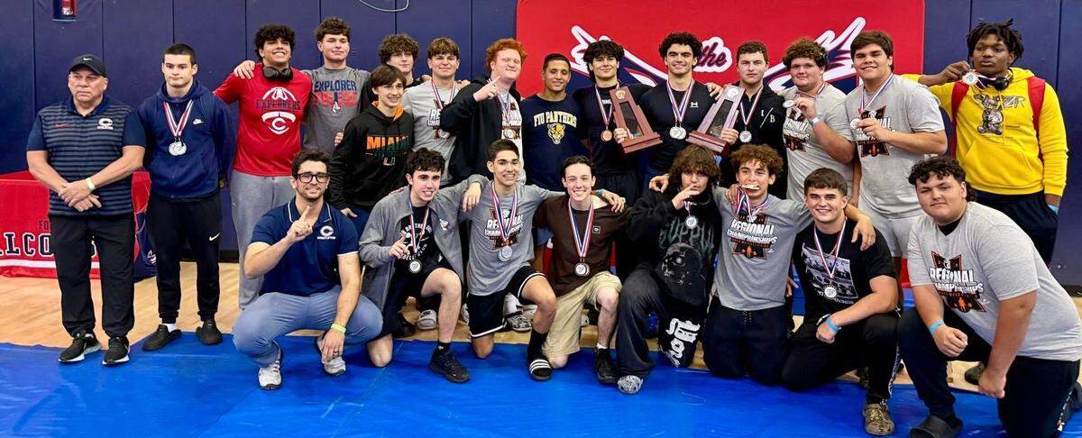 The region champion Columbus weightlifting team.