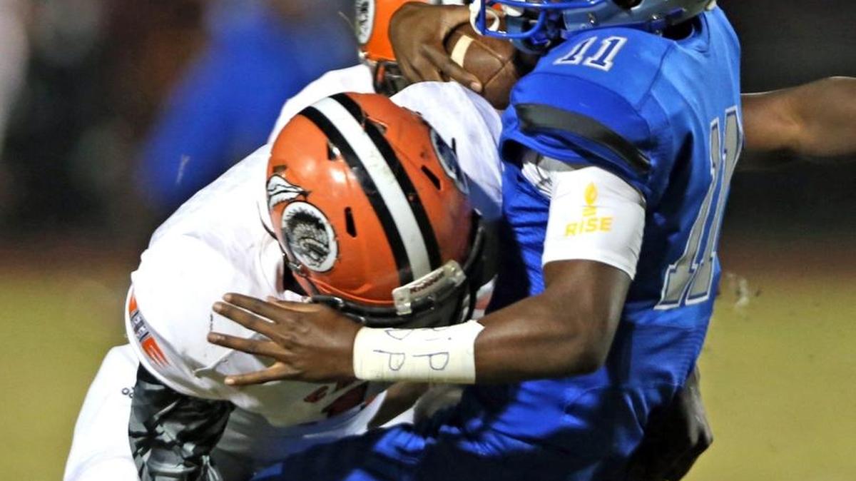 Carol City’s defense enters Saturday’s game against unbeaten Lakeland Lake Gibson averaging the fewest yards allowed per game (105.1) of any team in South Florida.