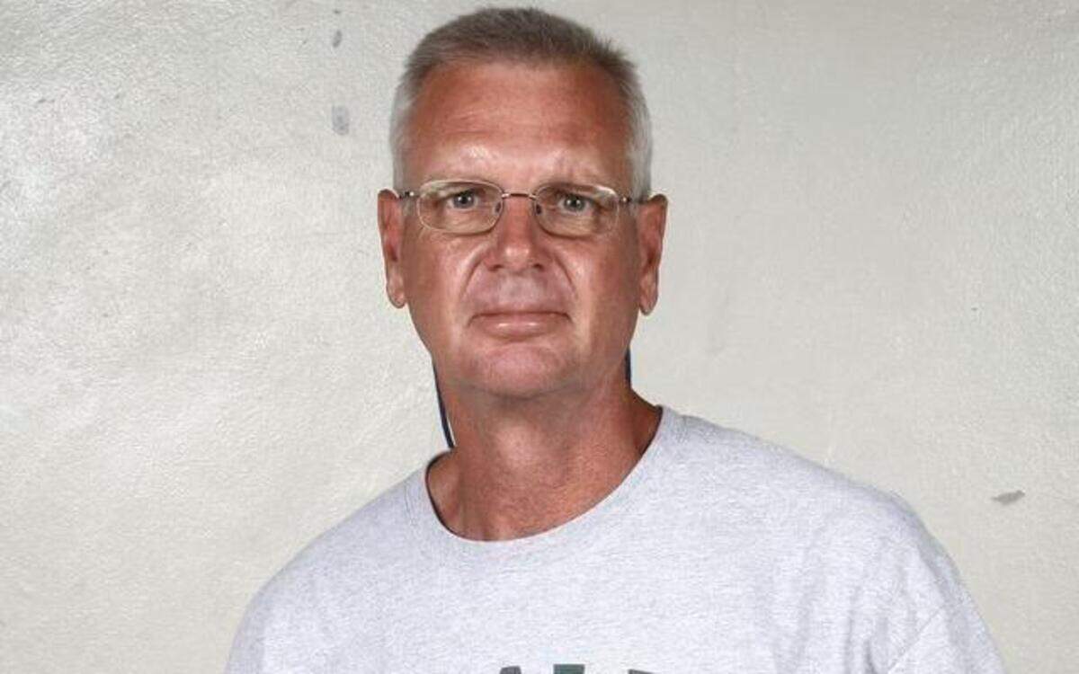 
La Salle coach Willie Trimmer is shown Aug. 6, 2009 during a photo shoot for that year’s high school football preview.
