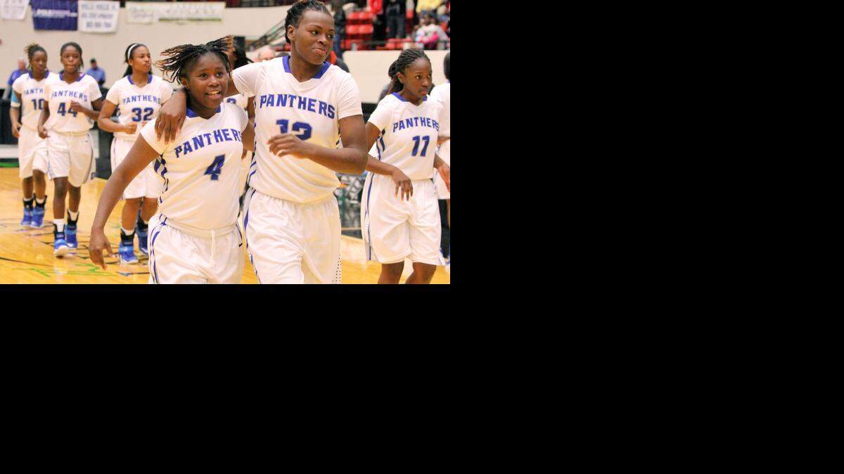 
Destiny Frazier (4) helped Dillard reach the final of the Dick’s Sporting Goods High School National Tournament in New York.
