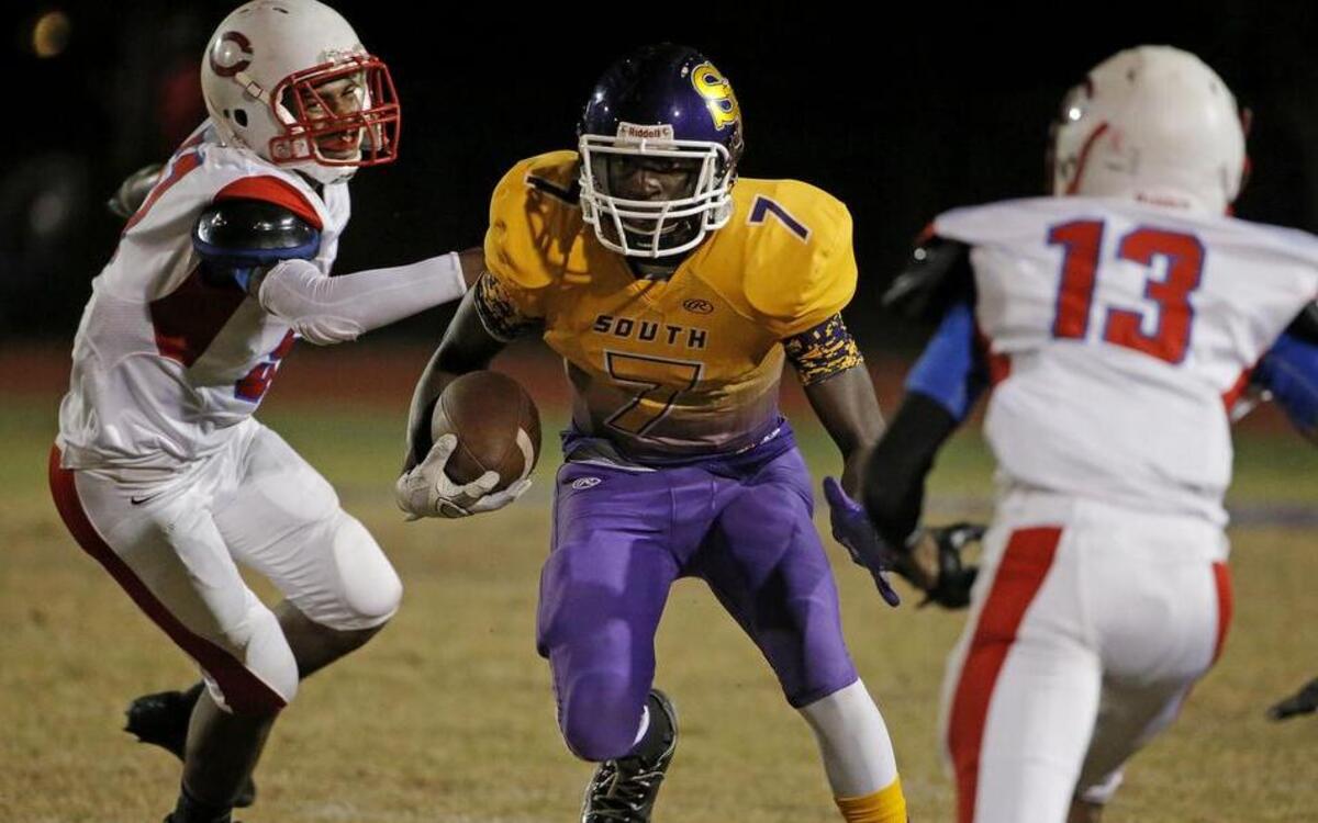 
Players such as running back Johnny Huntley, above, and Anthony Julmisse give South Plantation a good chance of knocking off Miramar in District 12-8A matchup on Friday night.
