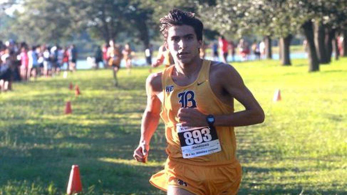 
Belen’s Ryan Rodriguez won the boys’ invitational race at the Miami-Dade high schools Junior Orange Bowl cross-country meet at Larry and Penny Thompson park, Friday, Oct. 17, 2014.
