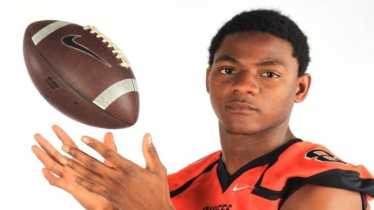 Carol City four-star wide receiver Kevaughn Dingle says he is close to committing to the Canes.