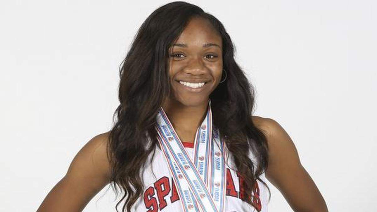 
Miami Country Day basketball player Ogechi Anyagaligbo. 

