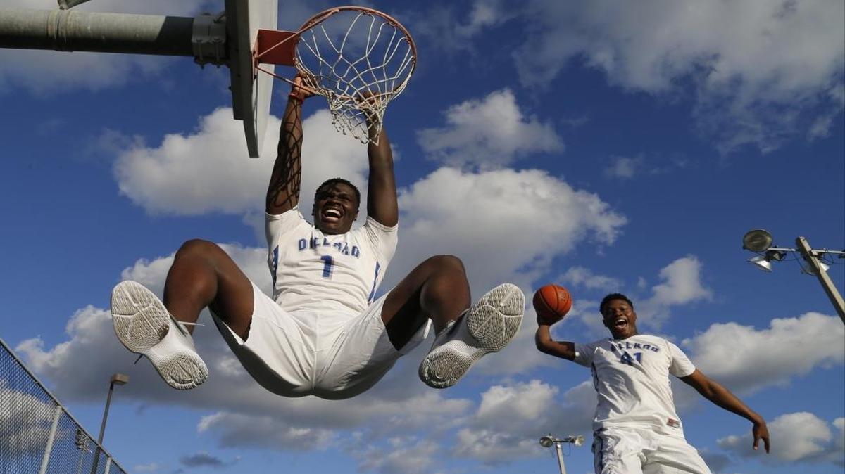 Jordan Wright, left, and Raiquan Gray are hoping to lead Dillard to back-to-back state championships this season.