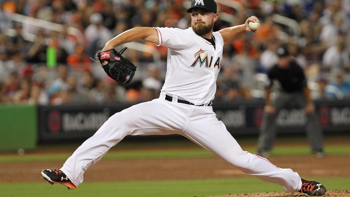 Mike Dunn’s MRI revealed no structural damage, leaving the Marlins hopeful that their dependable lefty reliever will be back soon.