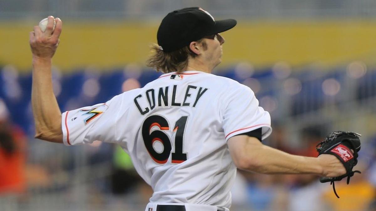 Marlins Adam Conley pitches and keeps the Diamondbacks scoreless late in fourth inning on Thurs., May 5, 2016 as the Miami Marlins played against the Arizona Diamondbacks at Marlins Park in Miami, Florida.