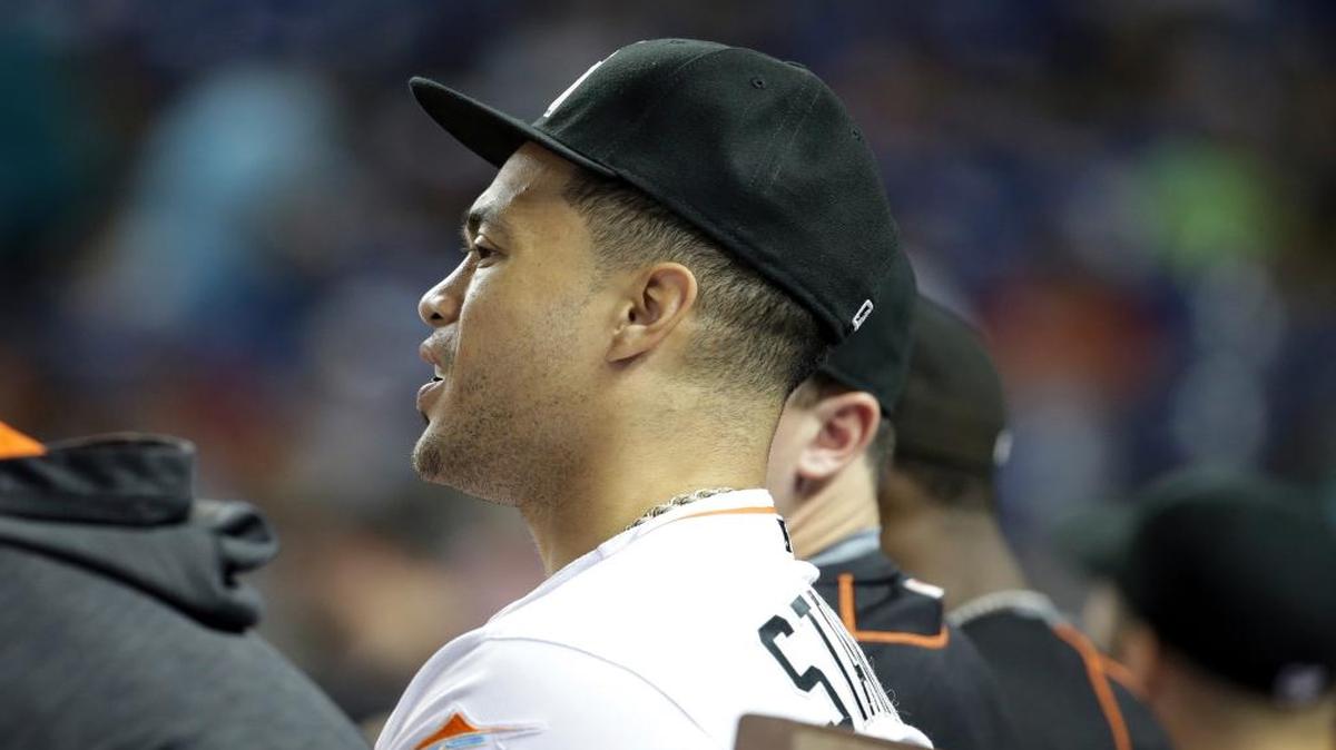 Giancarlo Stanton was back in right field for the first time for the Miami Marlins since sustaining a groin injury on Aug. 13, but was expected to play no more than six or seven innings as a precaution.