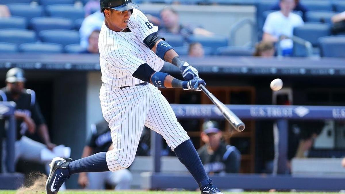 Starlin Castro hits a game winning solo home run in the bottom of the ninth inning against Colorado, June 22, 2016.
