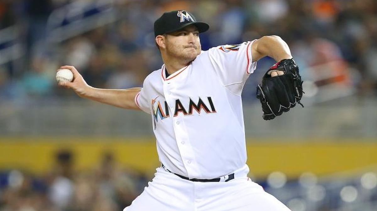 Bryan Morris recovered from surgery to repair a lumbar disc herniation this summer, but the Marlins chose not to make room for him on the 40-man active roster after reactivating him from the 60-day DL on Tuesday.
