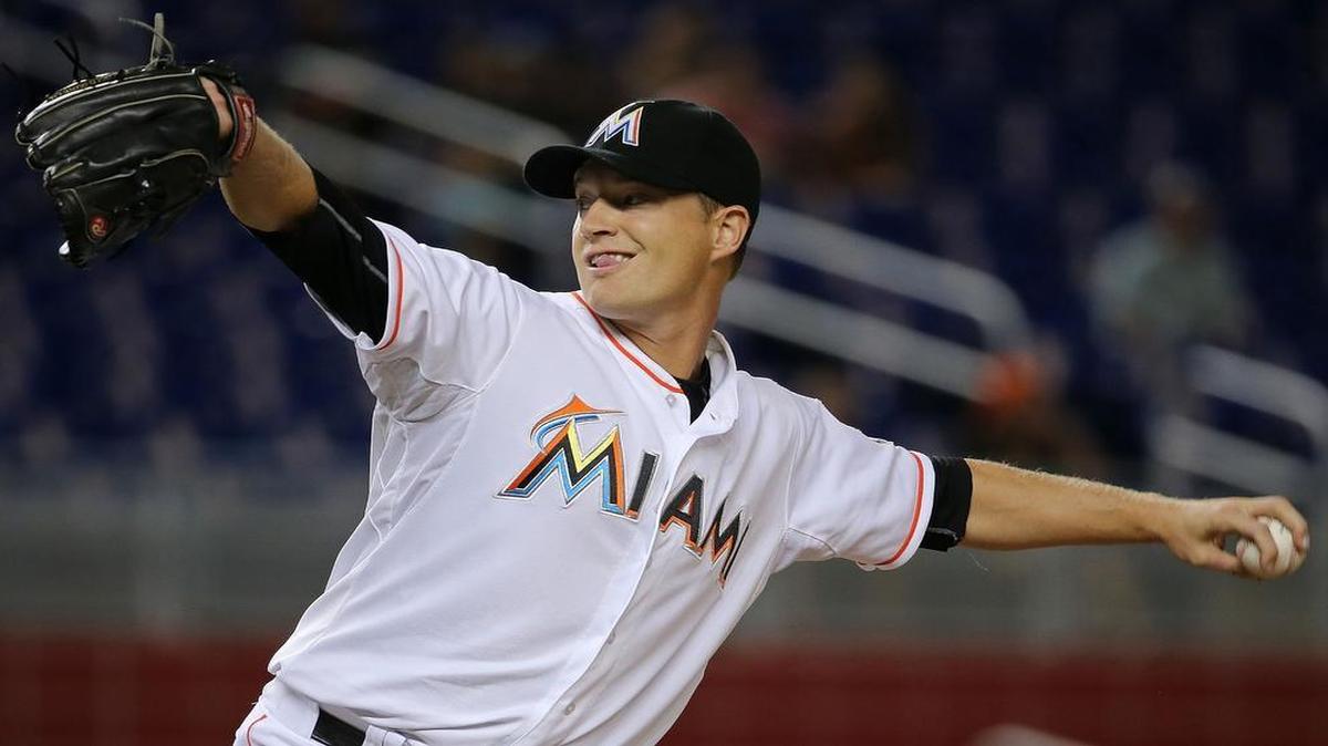 
Miami Marlins pitcher Chris Narveson of the Miami Marlins pitches during a game against the Pittsburgh Pirates at Marlins Park in Miami on August 26, 2015.
