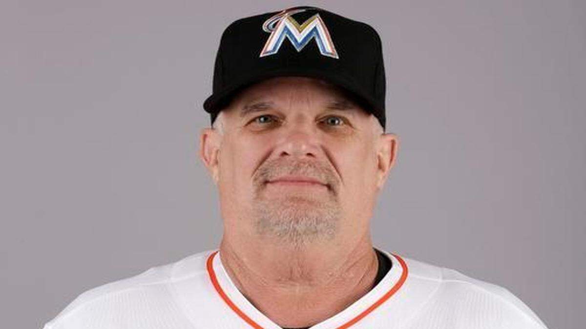 
Perry Hill will help the Marlins’ three new infielders ‒ first baseman Mike Morse, second baseman Dee Gordon and third baseman Martin Prado ‒ form a cohesive unit.
