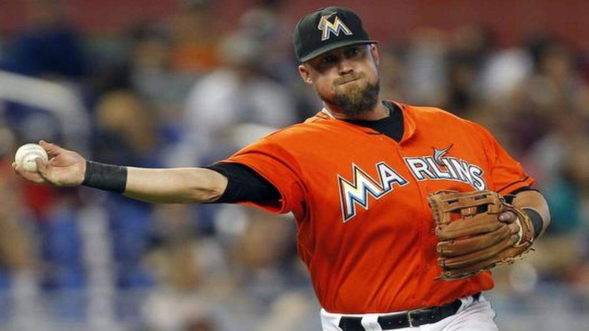 
Third basemen Casey McGehee of the Miami Marlins fields a ball against the Atlanta Braves at Marlins Park on September 7, 2014 in Miami, Florida.
