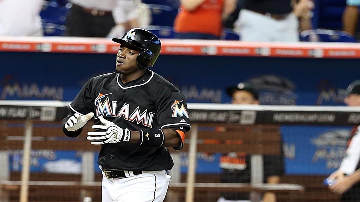 
Adeiny Hechavarria injured his left shoulder in the collision with Christian Yelich in the ninth inning of the Marlins’ 4-3 victory over the New York Mets on Friday.
