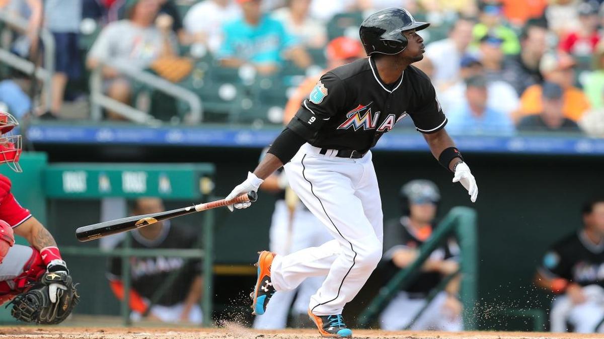 Dee Gordon, last year’s winner of the National League batting title and a Gold Glove recipient, returns to the Marlins on Thursday from his 80-game suspension for violating MLB’s performance-enhancing drug policy.