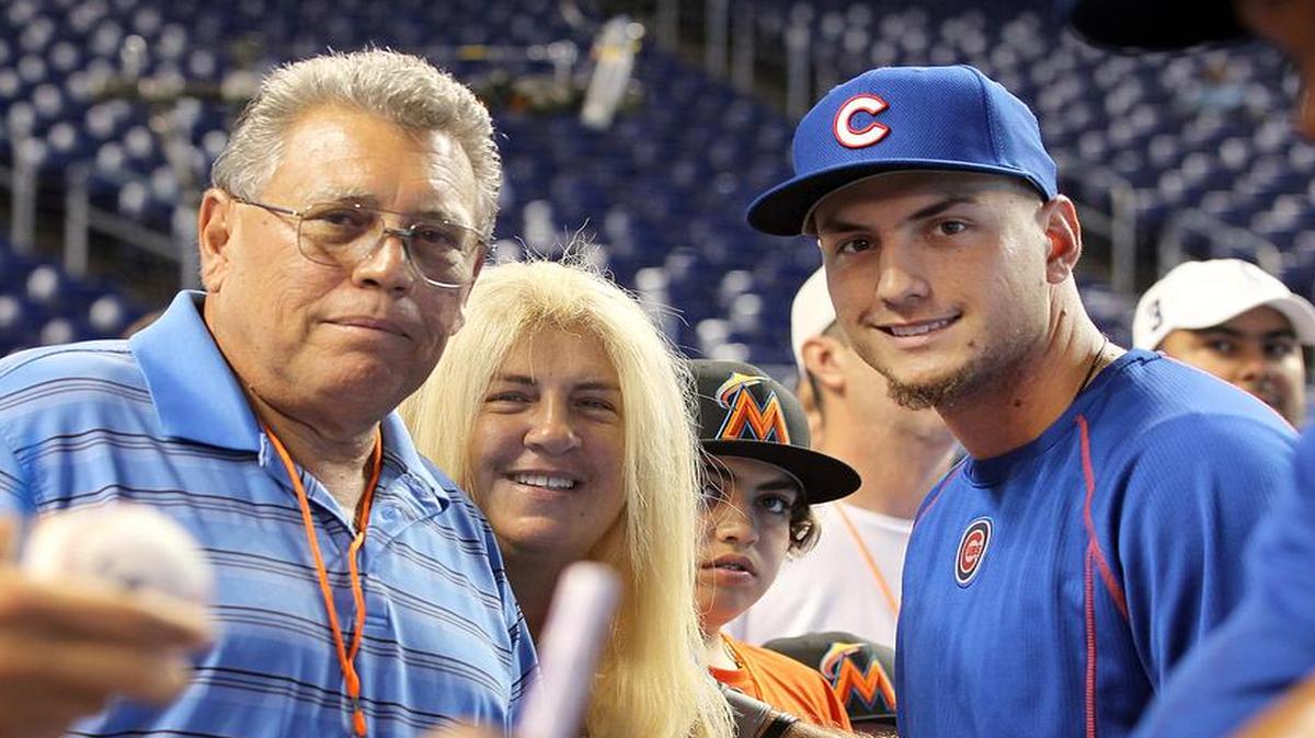 Chicago Cubs rookie center fielder Albert Almora Jr., right, poses with his parents, Albert Sr. and Ana, during batting practice before the Cubs’ game against Almora’s hometown Marlins on Thursday night at Marlins Park.