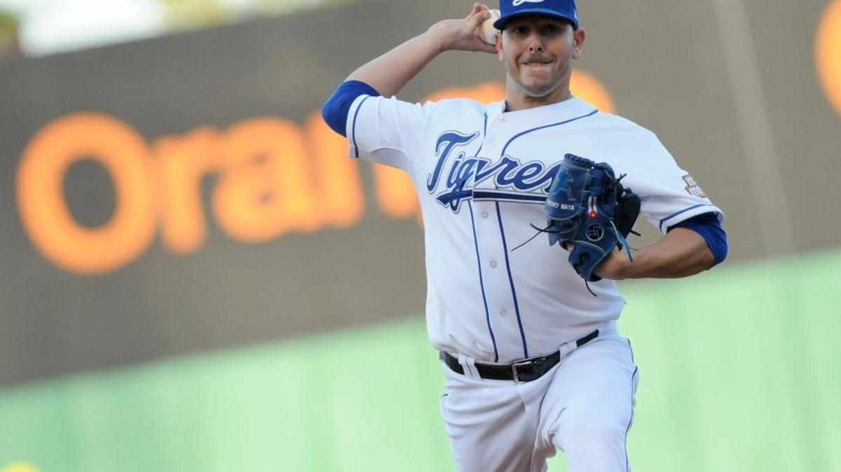 Tigres de Licey pitcher Yuniesky Maya.