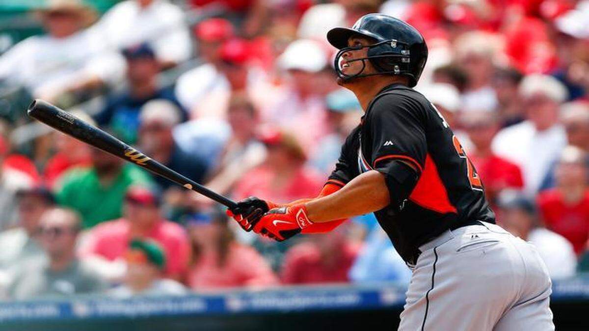 
Giancarlo Stanton will return to the Marlins’ lineup for the first time since his facial injury.
