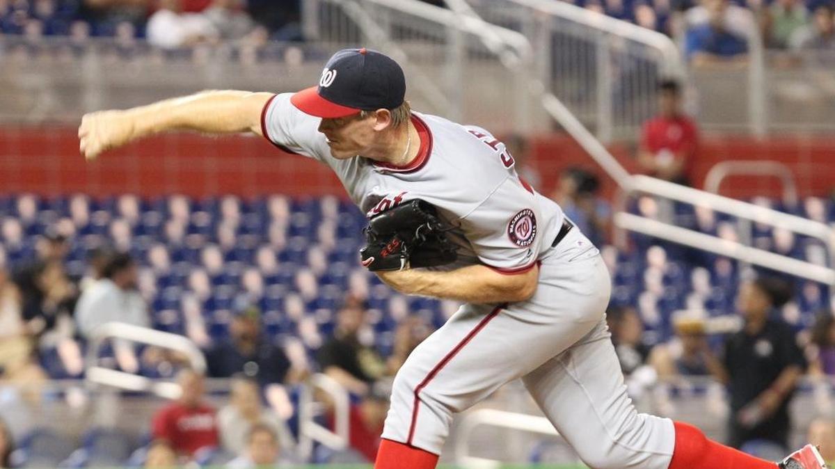 Washington Nationals pitchers Stephen Strasburg delivers a pitch in the second inning during the game Marlins and Nationals game on Tues., April 19, 2016 at Marlins Park.