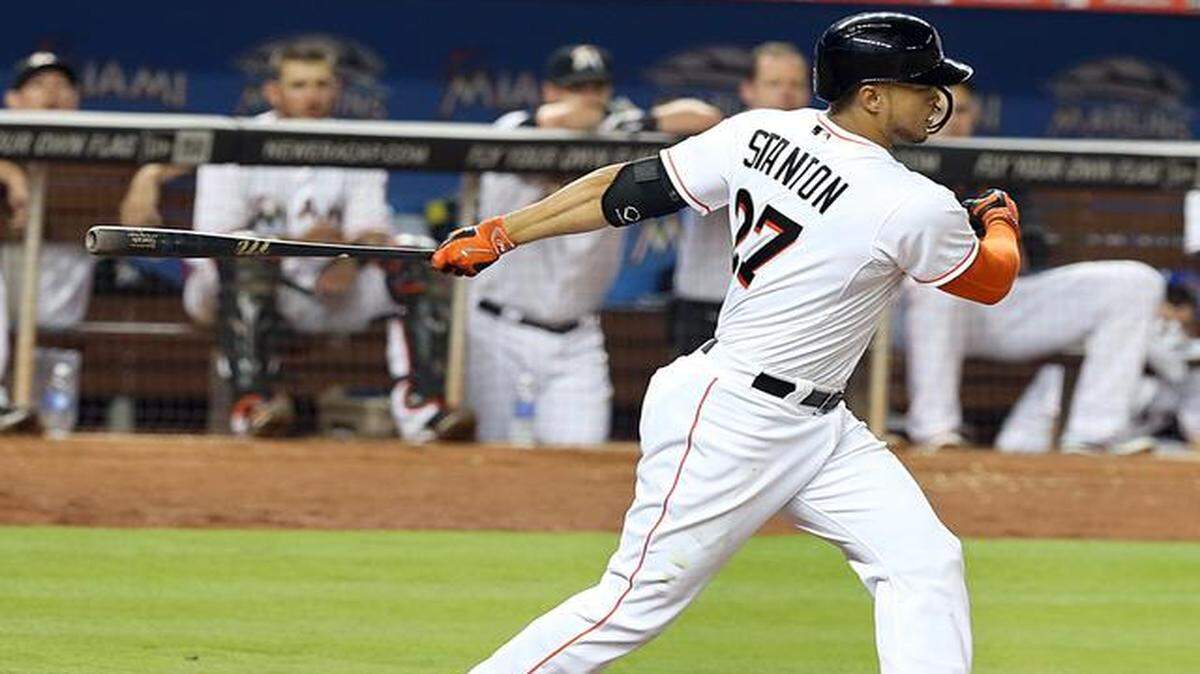 
Miami Marlins outfielder Giancarlo Stanton strikes out swinging in the eighth inning during the team’s game against the Atlanta Braves at Marlins Park in Miami on April 8, 2015.
