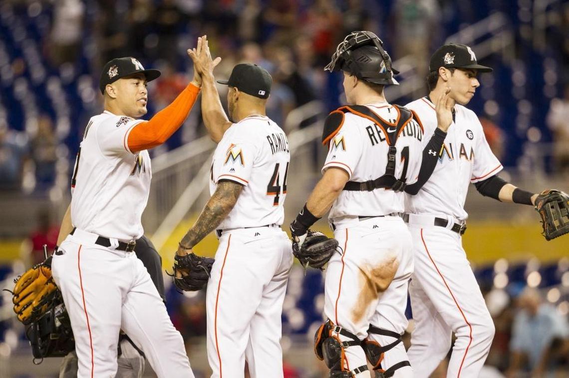 Miami Marlins beat the Arizona Diamondbacks, 7-5, at Marlins Park on Fri., June 2, 2017.