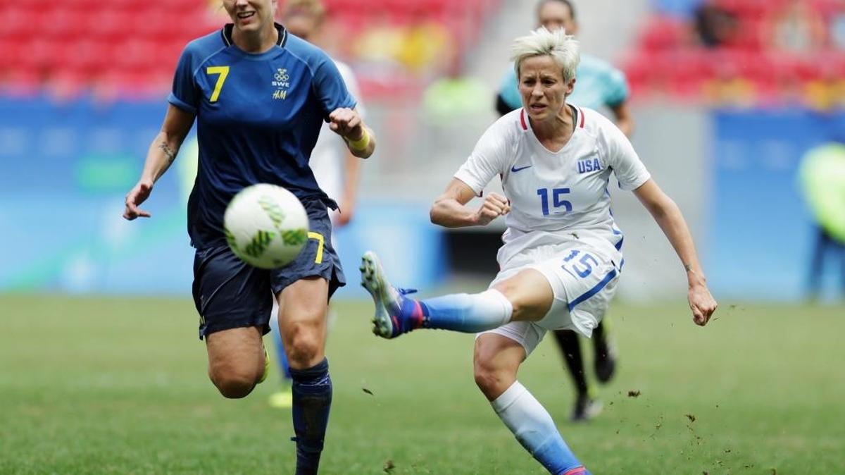 Megan Rapinoe kicks the ball against Sweden's Lisa Dahlkvist during the women's Olympic soccer tournament in Brasil last month.