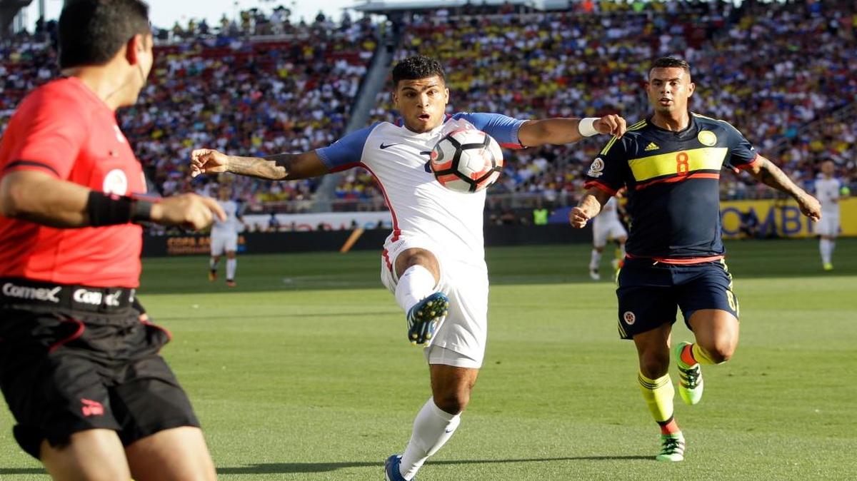 DeAndre Yedlin of the United States, controls the ball next to Colombia's Edwin Cardona during a Copa America Centenario Group A soccer match at Levi's Stadium in Santa Clara, Calif., Friday, June 3, 2016.