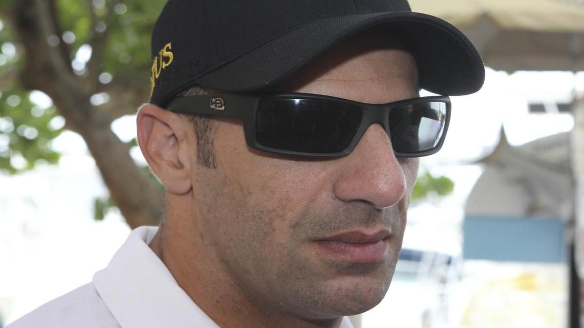 Indy 500 winner Tony Kanaan will run in Sunday’s Ironman 70.3 Miami.
