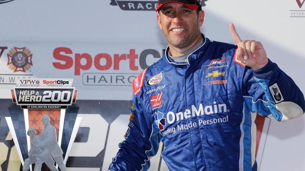Veteran driver Elliott Sadler will be gunning for his first Xfinity Series season title on Saturday, but he’ll have to do it without crew chief Kevin Meendering, who is suspended for the race after last week’s lug nuts infraction at Phoenix.