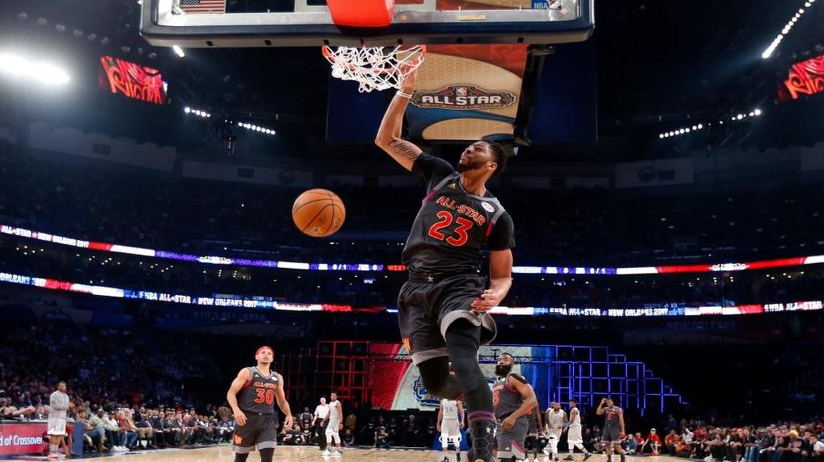 Western Conference forward Anthony Davis of the New Orleans Pelicans (23 ) slam dunks during the first half of the NBA All-Star basketball game in New Orleans, Sunday, Feb. 19, 2017.