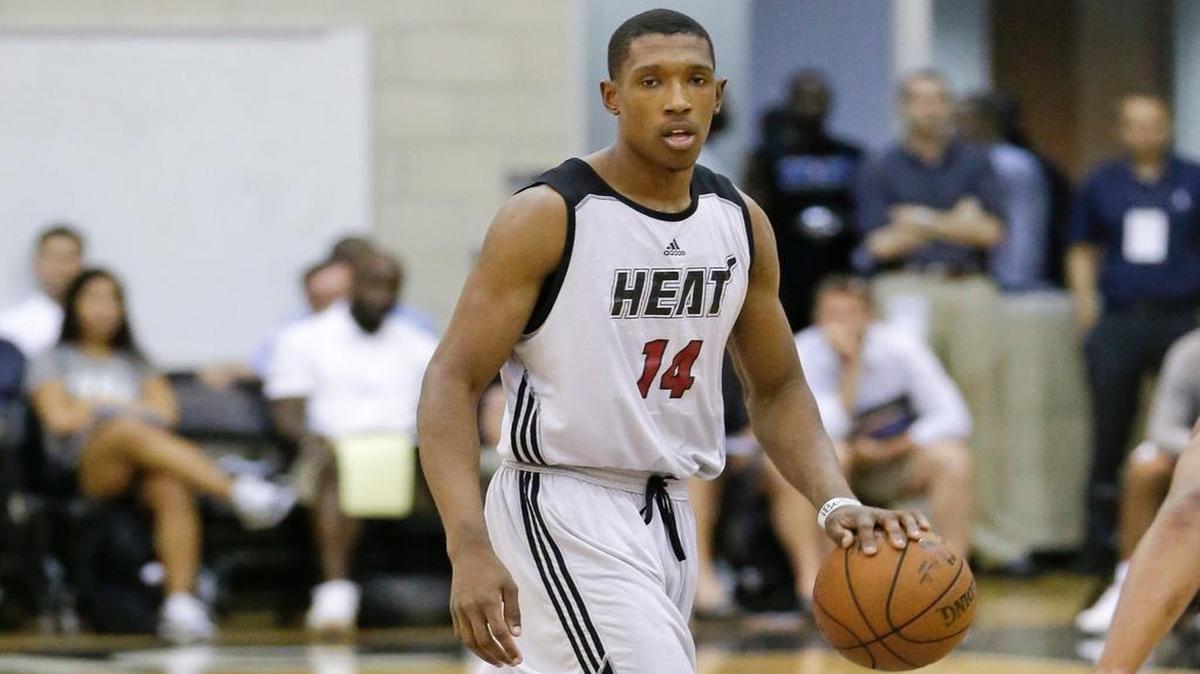 
Miami Heat's Josh Richardson moves the ball against the Los Angeles Clippers during the first half of an NBA summer league basketball game, Wednesday, July 8, 2015, in Orlando, Fla. 
