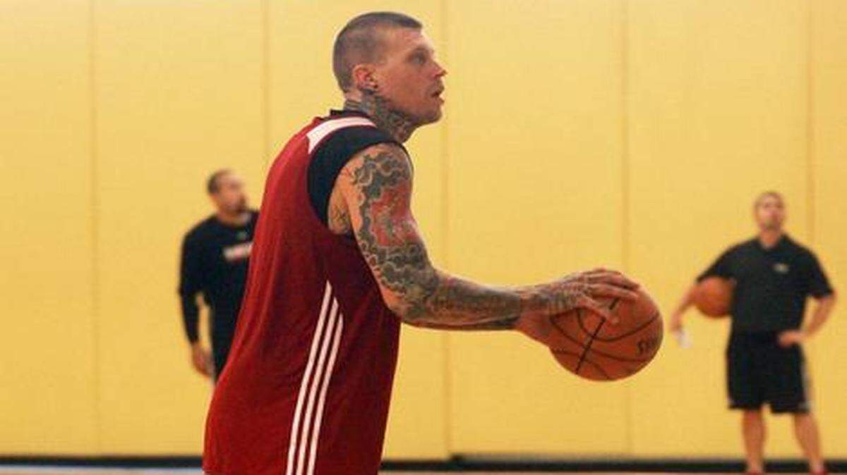
Chris Andersen practices at Miami Heat training camp at AmericanAirlines Arena on Saturday, Sept. 27, 2014.

