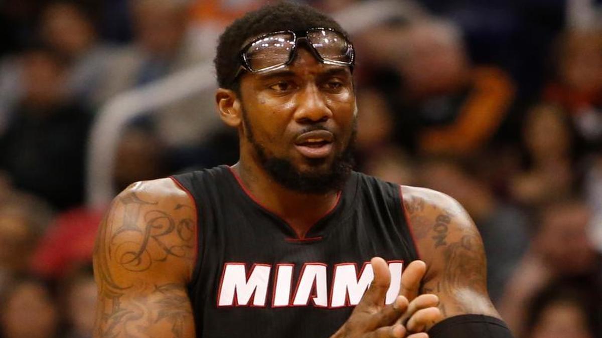 Miami Heat forward Amar'e Stoudemire (5) in the third quarter during an NBA basketball game against the Phoenix Suns, Friday, Jan. 8, 2016, in Phoenix.
