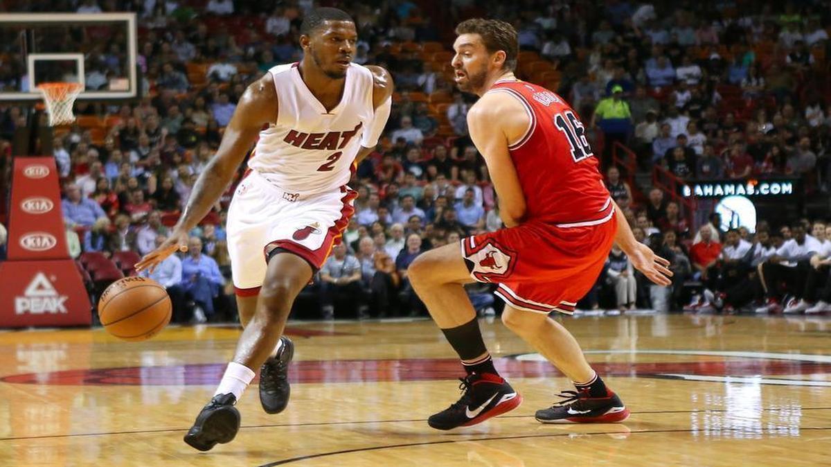Joe Johnson, who scored 24 points on 10-of-13 shooting in his first home game with the Miami Heat, drives against Pau Gasol of the Chicago Bulls during the first quarter at AmericanAirlines Arena in Miami on Tuesday, March 1, 2016.